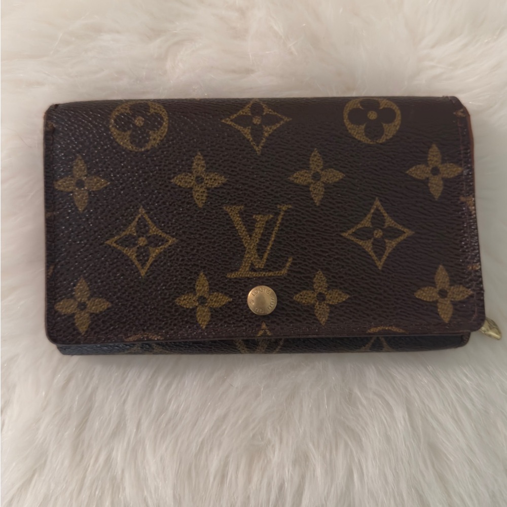 Louis Vuitton Monogram Tresor Wallet